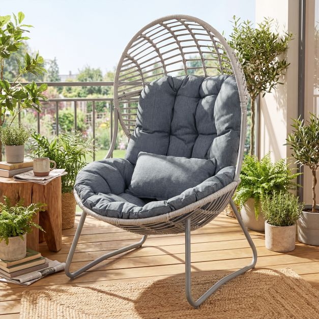 Wicker Egg Chair with Removable Seat and Back Cushion